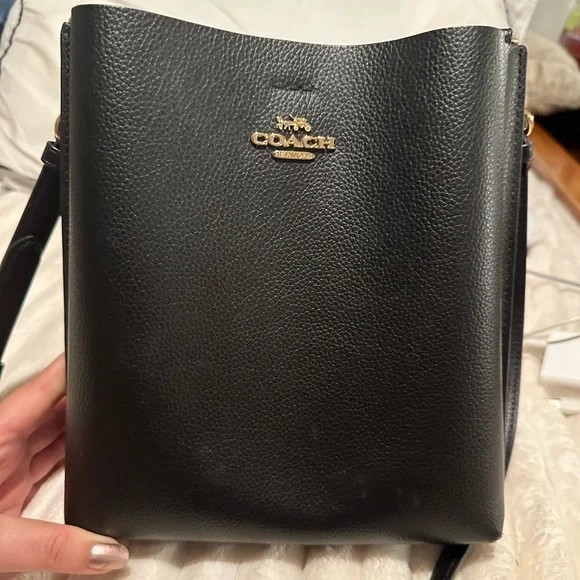 Coach Bucket Bag - Picture 6 of 10